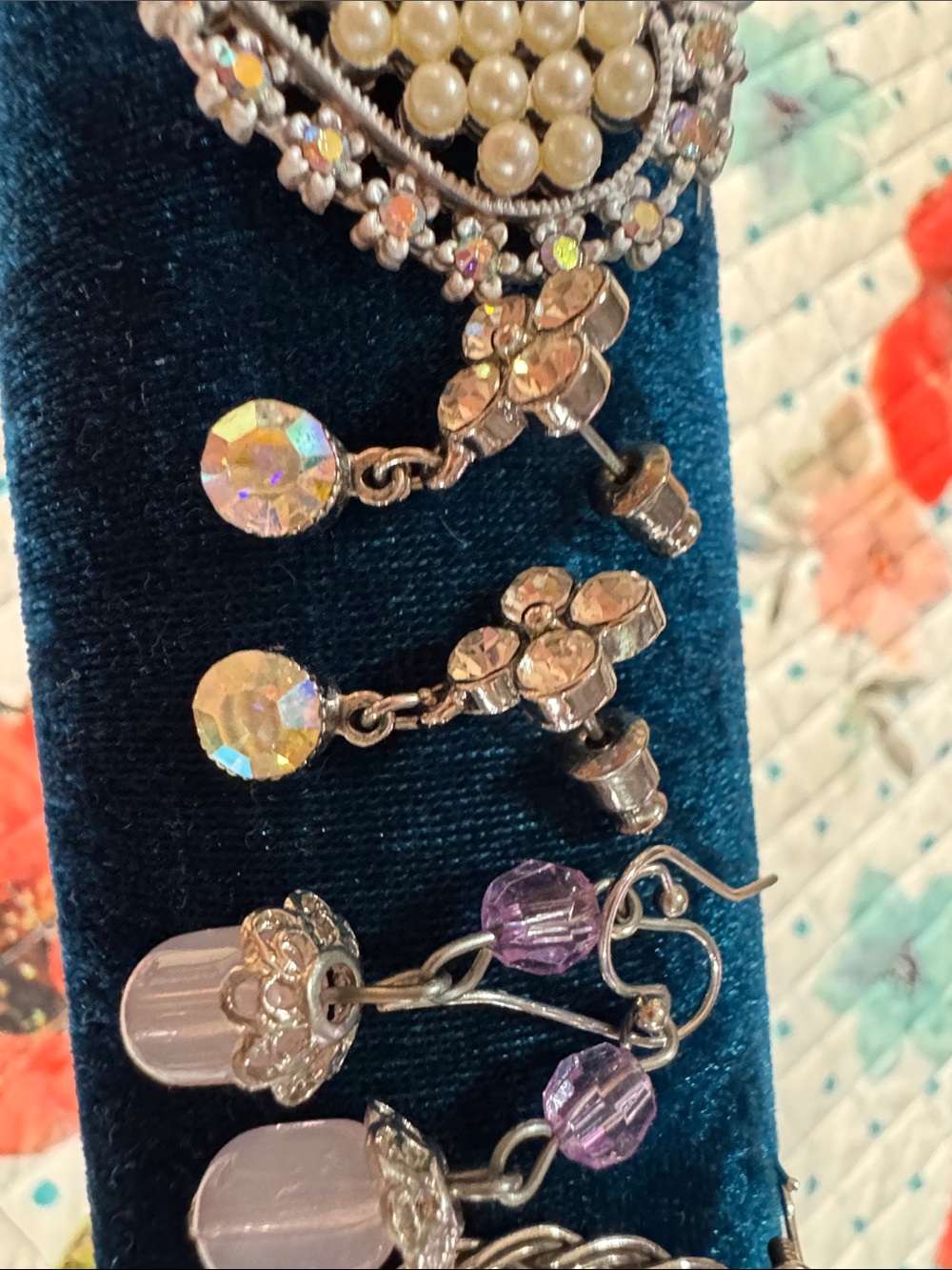 Assorted earrings - Picture 4 of 7